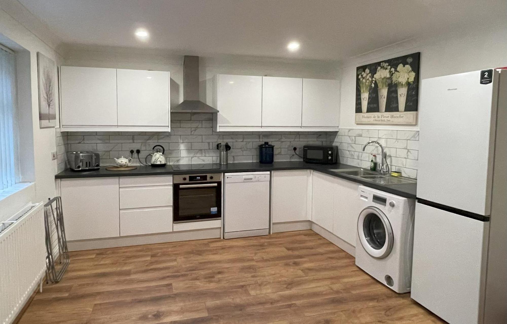 1 Fitzhamon Embankment Apartments Opposite Principality Stadium - Long Stay Offer 카디프 외부 사진
